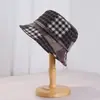Chapéu Bucket Color Block Listrado Retro Japonês 2026 Outono/Inverno Novo Estiloso Versátil Circunferência da Cabeça Grande Faz o Rosto Parecer Menor Chapéu Bacia