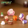 Adornos de paisaje en miniatura con personajes de dibujos animados de animales lindos: conejos, ardillas, pingüinos juguetones. Accesorios de resina en un estilo moderno y minimalista