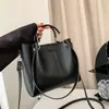 Bolso Grande de Mano con Diseño de Nicho Vintage para Mujer 2026 Nuevo de Moda Versátil Cruzado para Viajar Tote Bolso Cubo