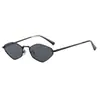 2025 nuevas gafas de sol de polígono de diamante de montura pequeña gafas de sol de metal de moda gafas de sol simples europeas y americanas gafas de sol transfronterizas mujer