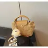 Bolsa de Mão Feminina Transfronteiriça Verão 2026 Nova Simples Patchwork Pequena Quadrada Textura Trançada Ombro Único Transversal Tendência