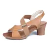 Sandálias femininas plus size de atacado transfronteiriças, boca de peixe, PU, sapatos europeus e americanos, manga, sapatos de salto da moda, sandálias de mãe, verão feminino 43