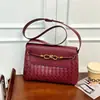 Bolso Cuadrado Pequeño Tejido de Lujo Ligero Transfronterizo 2026 Nuevo Versátil Elegante Bolso de Hombro Simple Casual Moda Bolso para Viajar