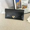 Bolso de mano de moda de verano 2026 para mujer, elegante y sencillo tipo sobre, color liso, venta al por mayor de bolsos para mujer
