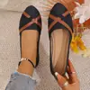 2026 Novos Sapatos Casuais de Sarja Tamanho Grande Baixo Shallow Slip-On Sapatilhas Planas para Mulheres