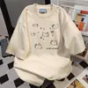 Camiseta Estampada Cartoon Estilo Ins Fofa de Manga Curta para Mulheres, Novo Estilo de Verão Casual Solta Gola Redonda Versátil Estilo College