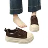 Zapatillas de plataforma gruesa estilo coreano para mujer, colección otoño 2026, versátiles, hacen que los pies parezcan más pequeños, casuales, súper modernas, zapatillas de moda