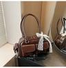 Bolsa Boston de Gran Capacidad Transfronteriza para Mujer, Nuevo Versátil de Nicho Primavera/Verano 2026 Bolso Almohada para Hombro, Axila, Viajero