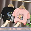 Camiseta de manga longa de algodão puro para meninos, primavera e outono, blusa de outono infantil, novo modelo 2026, base falsa de duas peças para crianças maiores