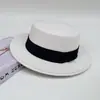 Chapéu Elegante de Topo Plano Estilo Britânico para Outono e Inverno para Homens e Mulheres Novo Chapéu de Feltro com Aba Reta Retro Francês Hepburn Fashionável e Estiloso