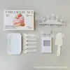 Set de vajilla desechable para pastel, incluye seis piezas, para fiestas de cumpleaños; fabricante de cuchillos, tenedores y platos para pastel; set de caja de regalo