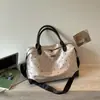 Bolsa de viagem de grande capacidade, leve e estilosa, perfeita para viagens curtas e para organizar a bagagem. Nova bolsa transversal casual para academia 2026