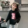 Camiseta Infantil de Manga Longa com Desenho 2026 Nova Coleção Primavera/Outono Estilosa Blusa Infantil Gola Redonda Camada Base de Algodão Puro para Menina