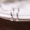 Pendientes Geométricos de Plata de Ley S925 con Diamantes para Mujer Estilo Popular Europeo y Americano Simples y Exquisitos Pendientes Versátiles de Gama Alta Pendientes