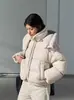 Jaqueta de Algodão com Capuz e Gola Alta Estilo Coreano para Mulheres, Estilo Curto Inverno 2026, Nova Jaqueta Puffer Quente Acolchoada Solta