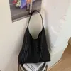 Bolso Tejido Hueco de Gran Capacidad Estilo Relajado Shuai Mi Home para Mujer 2026 Nuevo Bolso de Hombro Bolso Tote de Moda para Viajar al Trabajo