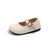 Novo Modelo Primavera 2026 Sapatos de Couro Trançado Vazado para Meninas, Mocassins Casuais Macios e Confortáveis para Bebês Meninas