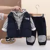 Conjunto de Inverno Espesso de Três Peças para Meninos: Conjunto de Inverno da Moda Coreana para Bebê com Colete Listrado e Manga Longa