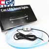 Luz de passagem na grade frontal colorida do carro, luz de circulação diurna integrada com luzes de fluxo multicoloridas na fresta do capô dianteiro