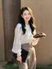 Camisa blanca de satén de acetato con mangas abullonadas estilo francés, camisa fina y elegante de otoño para mujer con cuello alto, top protector solar