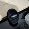Nuevo anillo minimalista y brillante de trébol de cuatro hojas para mujer, con un diseño único con pequeños diamantes incrustados y un patrón calado, perfecto para el uso diario y versátil para cualquier atuendo