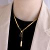 Collar de cadena de hueso de serpiente de acero de titanio de lujo ligero ins de dos piezas que no se desvanece para mujer, accesorios de ropa caros de alto aspecto para socialité, cadena para clavícula dorada