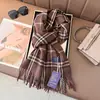 Bufanda de Lujo Británica Clásica Imitación Cachemir Australiano a Cuadros con Tacto de Alta Gama, Bufanda Cálida Vintage de Otoño e Invierno para Pareja
