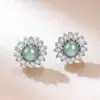 Brincos de Moda Tendência em Jade Azul Água de Grau A Natural com Toque de Luxo Leve e Alto Padrão, Tarraxas com Design de Nicho