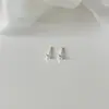 Pendientes rosas de fresa dulces y lindos para mujer, exquisitos pendientes versátiles de plata con forma de lazo para el día a día, pendientes pequeños y delicados