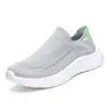 Calcetines sin cordones transfronterizos para hombre, zapatos deportivos transpirables de tejido volador, informales y transpirables, zapatos de papá con suela suave para hombre.