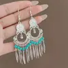 Aretes de Estilo Exótico de Venta Caliente Retro Literario Clásico Dignificado Ganchos para la Oreja Versátil Hueco Moda Borla Colgantes