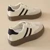 Pessoa baixa 7cm aumento de altura sapatos de treino alemães vermelhos femininos 2026 Primavera/Outono novo estilo retro sola grossa tênis casuais