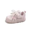 Zapatillas Deportivas para Niñas 2026 Primavera Nuevo Estilo Malla Transpirable Estilo Coreano Brillantes Zapatos de Entrenamiento Alemanes Zapatos Casuales para Niñas Suela Suave