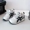 Tênis Esportivo Feminino 2026 Outono Novo Sapatos Respiráveis Tênis Casual Estilo Pai para Meninos Calçados para Crianças Maiores Tênis de Corrida para Estudantes