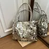 Nova Bolsa Tote Tendência de Comércio Exterior com Lantejoulas Grandes Personalizada para Mulheres, Bolsa de Ombro/Axila Tecida Estilosa com Design Único