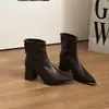 Elegantes botas de plataforma impermeables de moda, elegantes y adecuadas para combinar con abrigos, botines de tacón grueso para mujer, botas de cuero de tacón alto para moda de otoño, botas de ajuste ceñido
