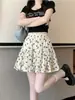 Meia-saia com Estampa Floral Fresca para Mulheres, Novo Estilo de Verão, Petite, Emagrecedora, Rejuvenescedora, Saia Curta com Caimento em Camadas Linha A Solta Ins