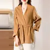 Abrigo de lana de doble cara de alta gama estilo francés para mujer, estilo corto, nuevo abrigo de lana para mujeres petite, chaqueta de lana rejuvenecedora