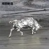 Pequenos ornamentos shenniu latão cobre branco artesanato em metal mesa sala de estar armário de vinho escritório coleção Lanbo masculina