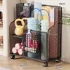 Cesta de armazenamento para tapete de yoga, cesta de armazenamento para equipamentos esportivos e de fitness em casa, suporte móvel para bolas de basquete e raquetes de badminton