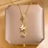 Nueva cadena de clavícula de lujo estilo coreano, collar versátil de acero de titanio de moda para mujer, colgante simple clásico de circón, accesorio versátil