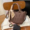 Bolsa de balde de nicho de estilo coreano de alta qualidade 2024 outono e inverno nova moda all-match bolsa de ombro bolsa feminina crossbody