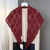 Bufanda de lana tejida con patrón de monedas tridimensional y triángulos calados para mujer con bordes ondulados, chal de hombro casual vintage, alta calidad