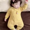 Ropa exterior con capucha de otoño para bebés y niños pequeños, atuendos inspirados en la dopamina para bebés pequeños, mono amarillo elegante y moderno para niñas pequeñas