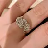 Anillo Estilo Europeo Francés y Americano Moda Lujo Ligero Flor de Rosa Tridimensional Anillo para Mujeres Nicho Ajustable Anillo Abierto