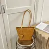 Cross2026 Verão Novo Estilo Coreano Nicho Outono Bolsa Tote Tecida Couro Macio Portátil Cesta de Legumes Bolsa de Moda