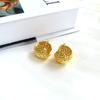 Pendientes de lujo con bola de malla metálica, ligeros, estilo francés, estilo retro, con forma de gota, con hebilla hueca sencilla.