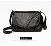 Nuevo bolso de madre de mediana edad de gran capacidad, bolso bandolera de cuero suave a la moda, bolso cuadrado pequeño retro, mochila para niña, venta al por mayor