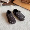 Zapatos Peludos de Punta Cerrada con Suela Gruesa Estilo Retro para Mujer 2026 Otoño Nuevo Estilo Coreano Personalidad Lunares Punta Redonda Slip-On Zapatos de Algodón Perezosos