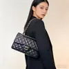 Bolso de Cadena Acolchado Cf25 Estilo Canal de Suministro Transfronterizo Europeo y Americano para Mujer, Bolso Clásico de Hombro Cruzado de Piel de Cordero a la Moda